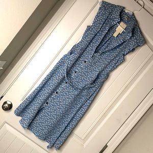 A simple cute flower print dress with pockets